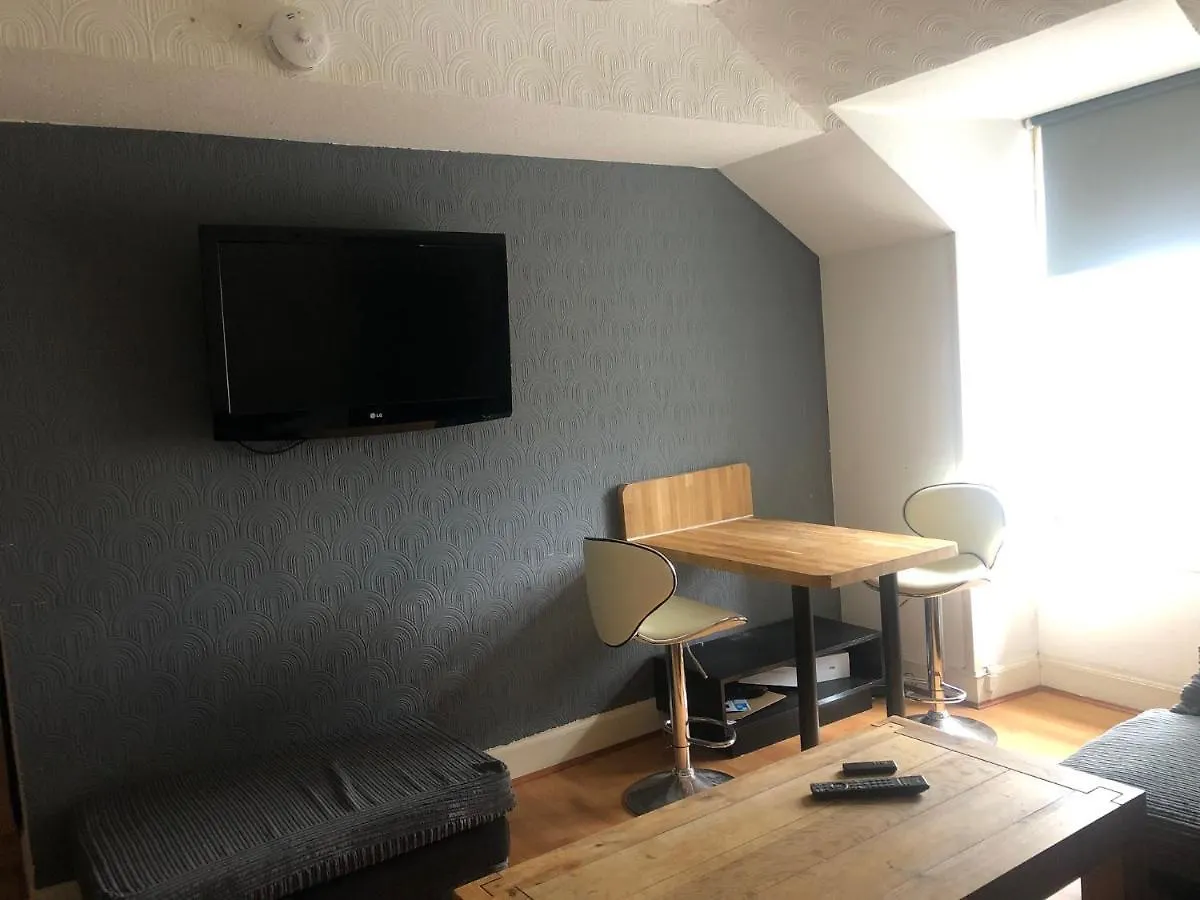 Cozy Old Town Apartment In Nicolson Street Edinburgh