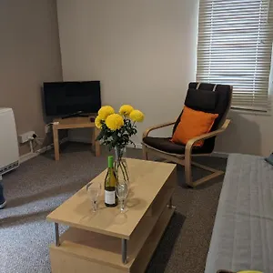 Bright Spacious Flat Near Royal Mile Edinburgh