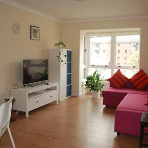 3 Bed Flat Close To And The Meadows Edinburgh