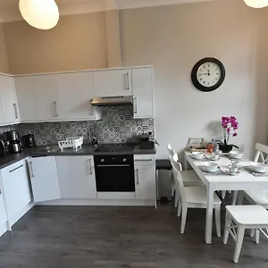 Pleasance Ground Floor Main Door Access Edinburgh